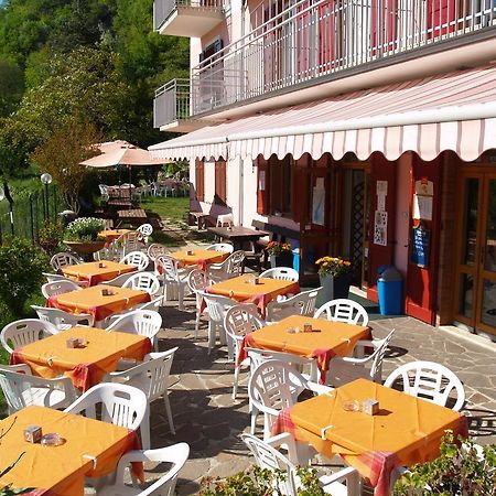 Hotel Rosalpina Riva del Garda Exterior photo