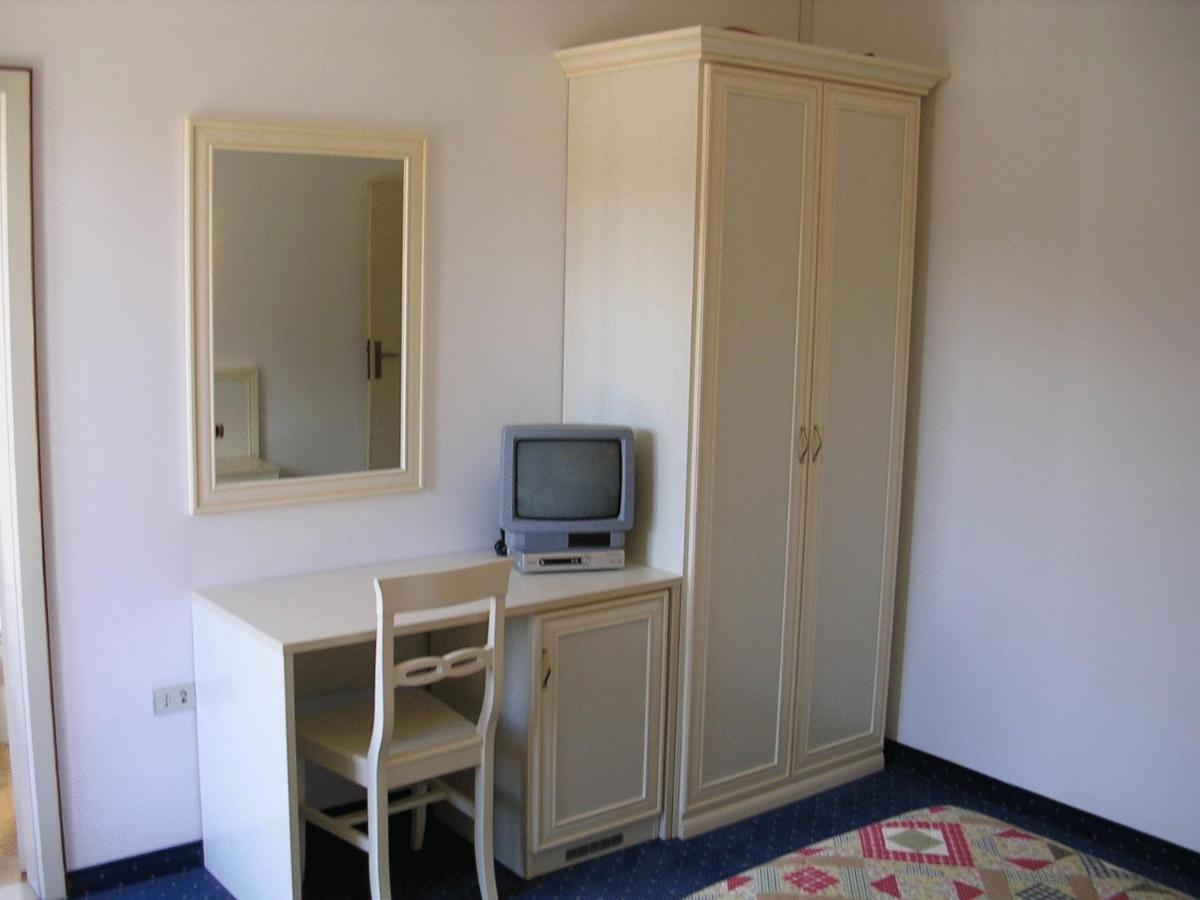 Hotel Rosalpina Riva del Garda Exterior photo