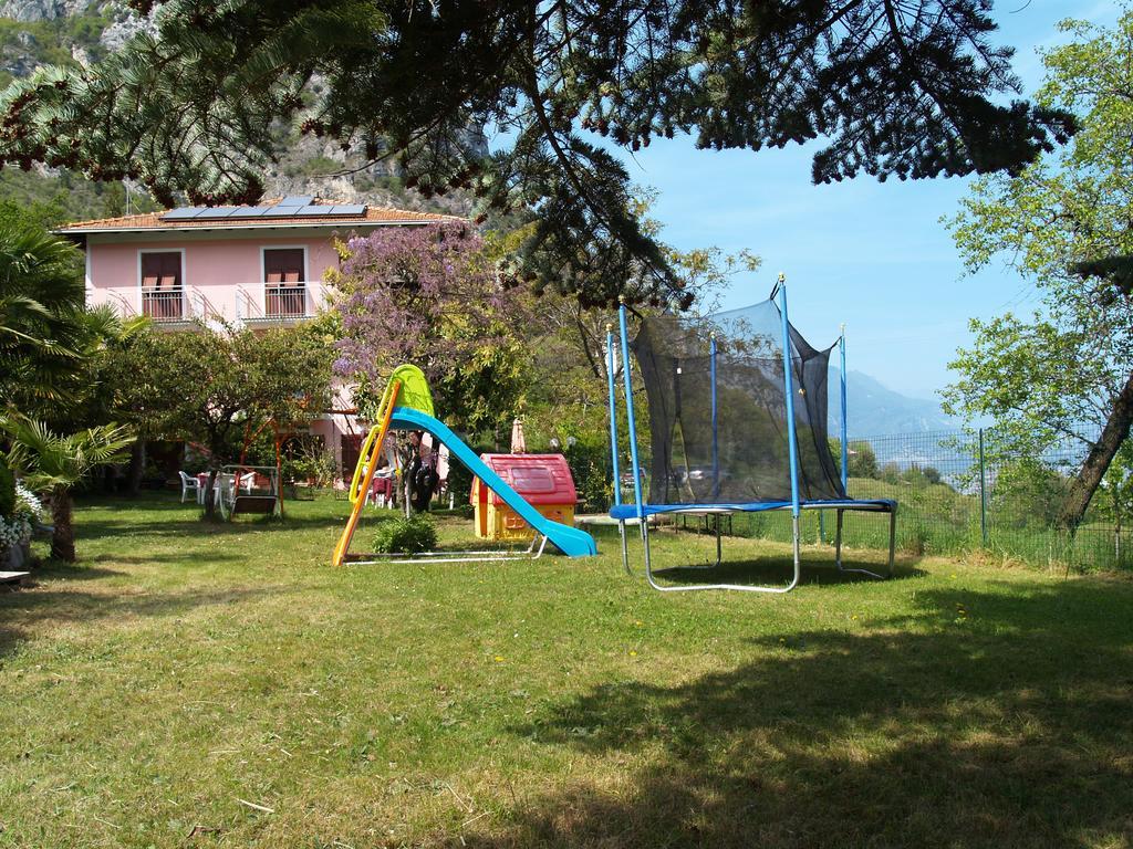 Hotel Rosalpina Riva del Garda Exterior photo