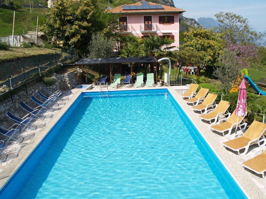 Hotel Rosalpina Riva del Garda Exterior photo